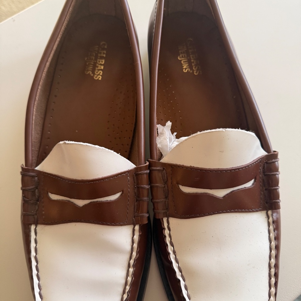 G.H. Bass Weejuns Loafers - Picture 2 of 4